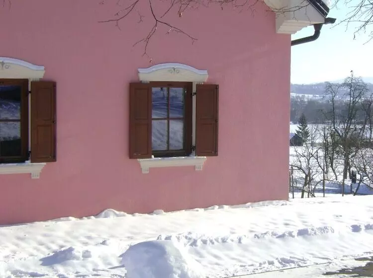 هتل Merkež Guest House