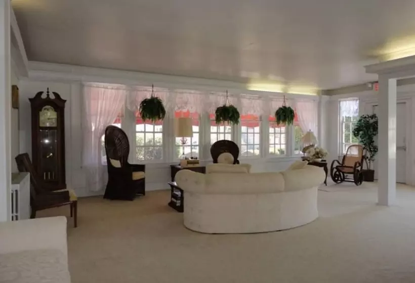 Hotelli Plymouth Inn