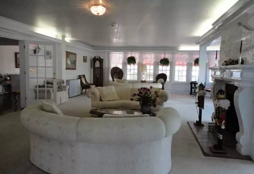 Hotelli Plymouth Inn