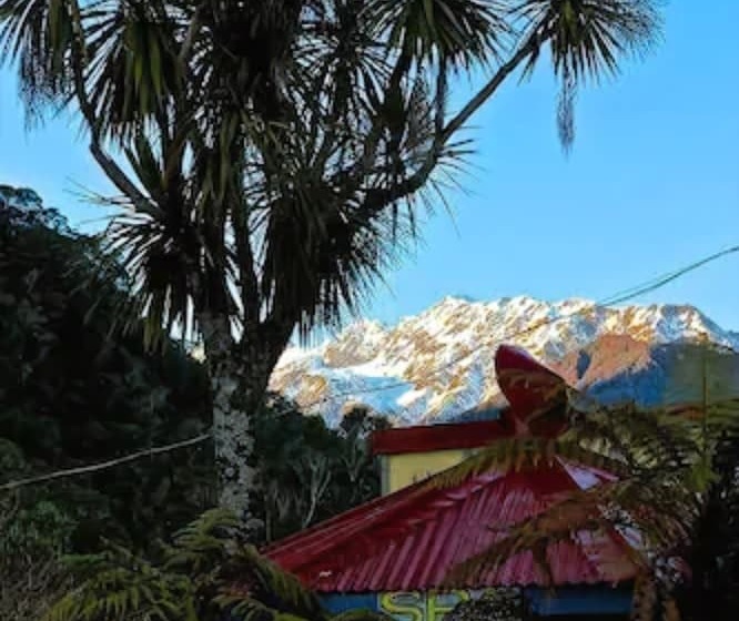 호스텔 Chateau Backpackers & Motels