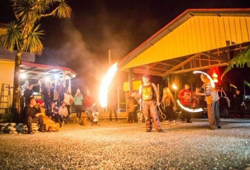 호스텔 Chateau Backpackers & Motels