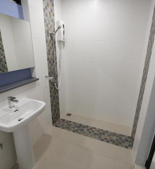 Eazy Motel B.a.n.g.n.a