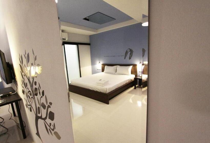 Eazy Motel B.a.n.g.n.a