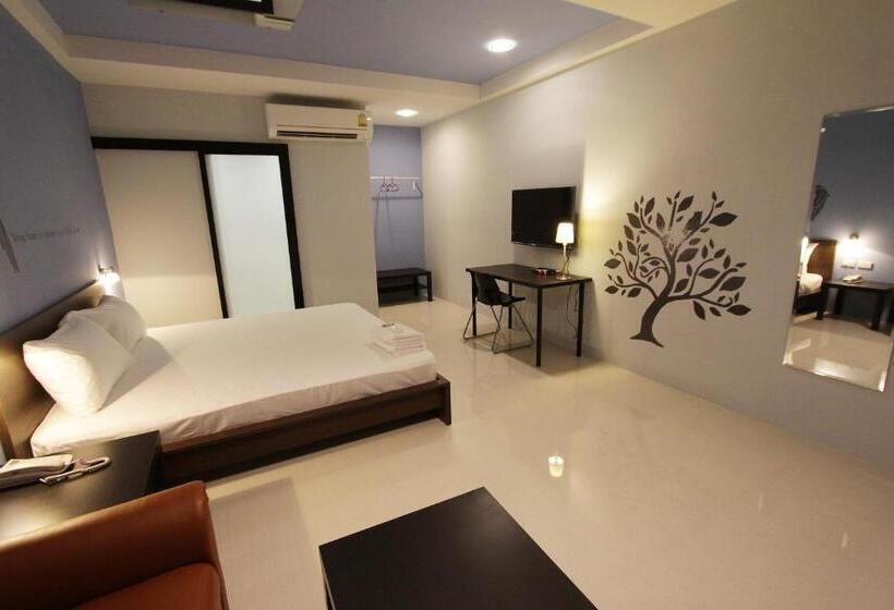 Eazy Motel B.a.n.g.n.a