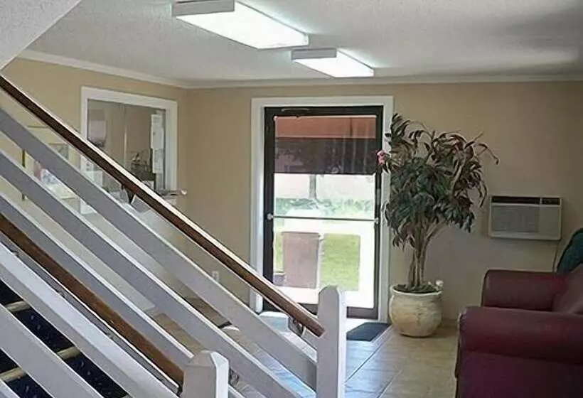 호텔 Economy Inn Wentzville