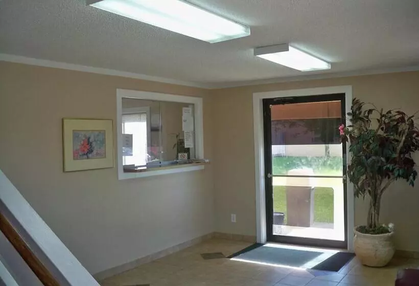 호텔 Economy Inn Wentzville