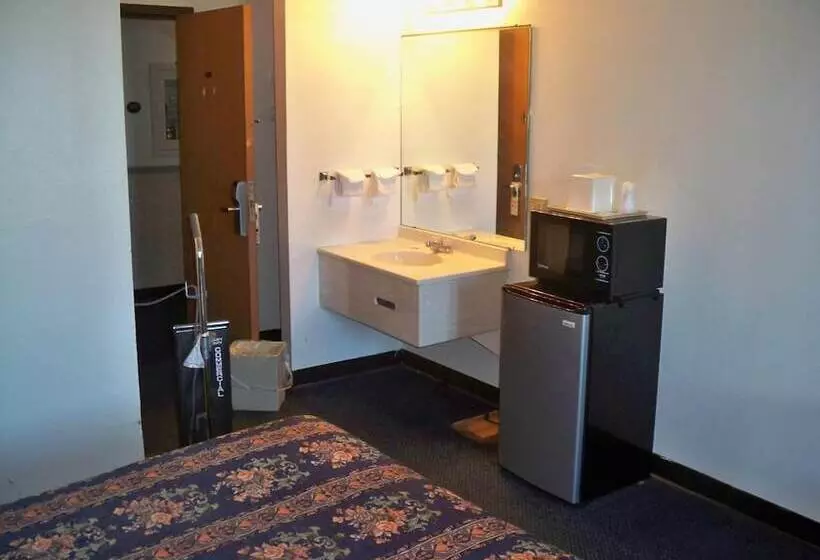 호텔 Economy Inn Wentzville