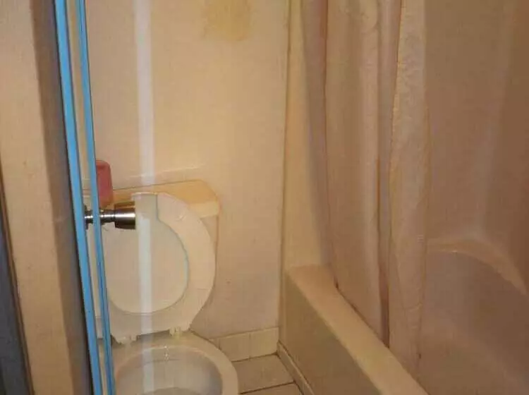 호텔 Economy Inn Wentzville