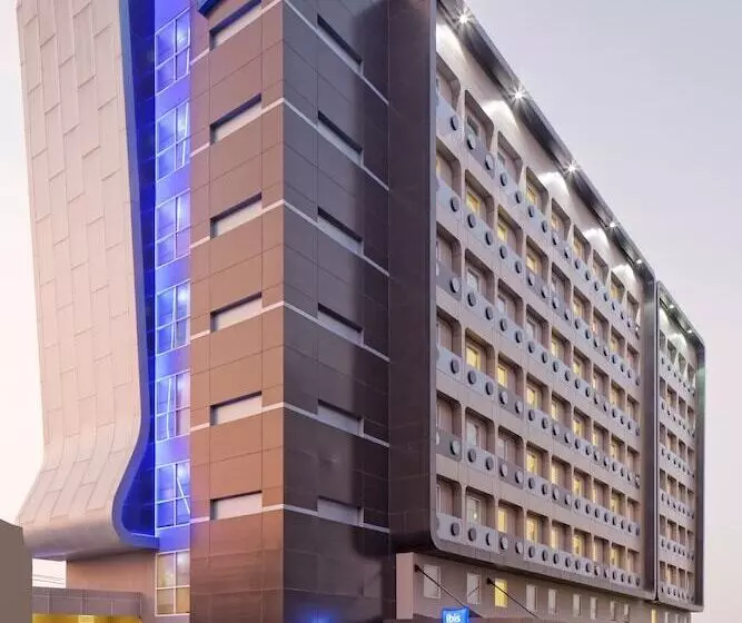 בית מלון כפרי Ibis Budget Jakarta Airport