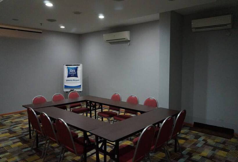בית מלון כפרי Ibis Budget Jakarta Airport