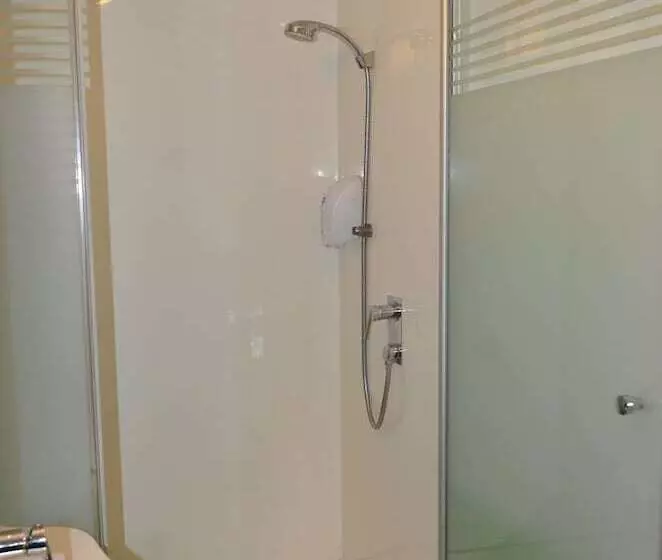 בית מלון כפרי Ibis Budget Jakarta Airport