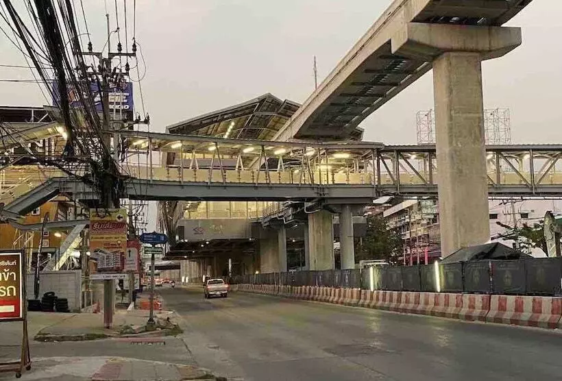 Hotelli Lee's Mark Residence