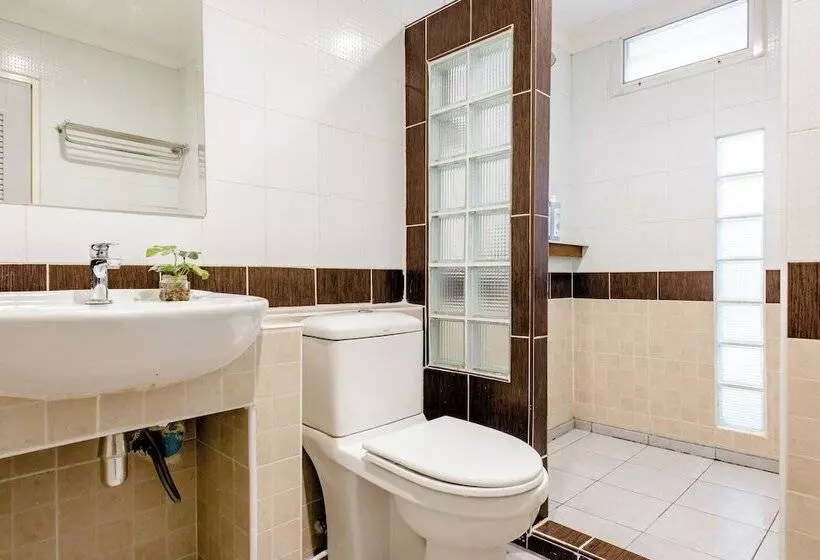 Hotelli Lee's Mark Residence