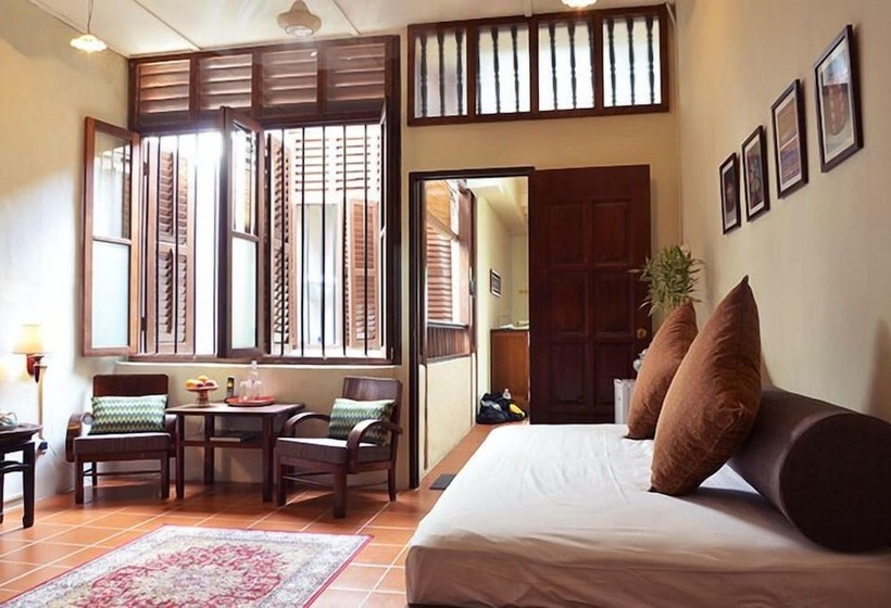 호텔 Noordin Street House