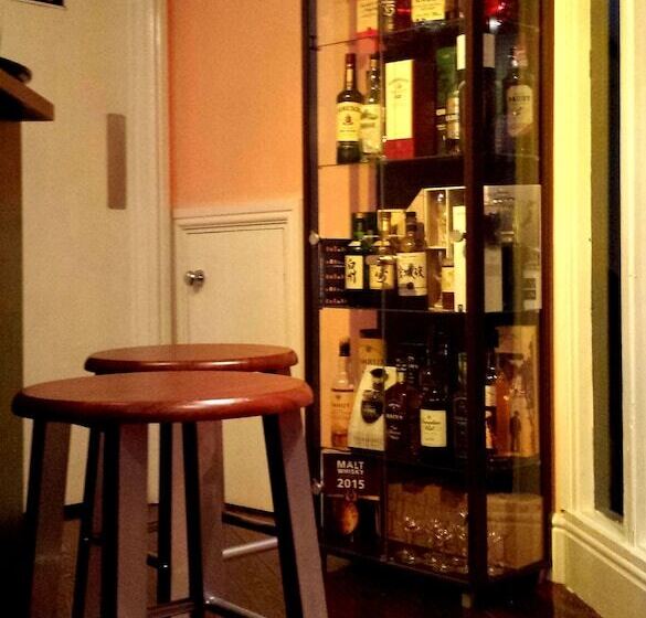 Отель Robin 7 Lodge City Centre