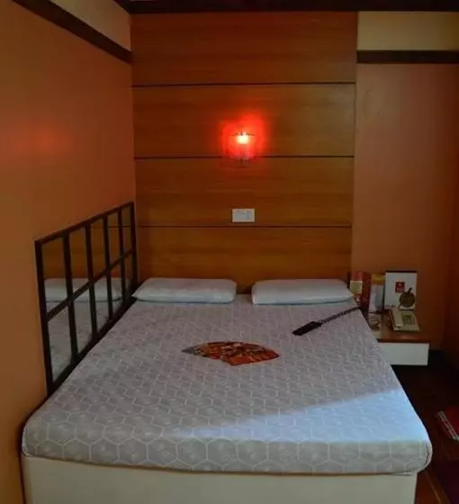 Hotel Sogo Monumento, Lrt Station