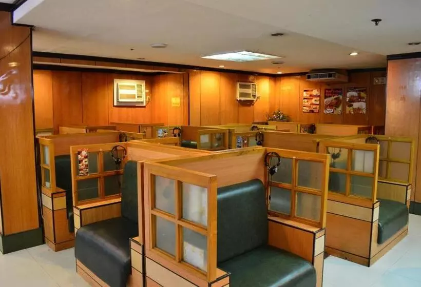 Hotel Sogo Monumento, Lrt Station