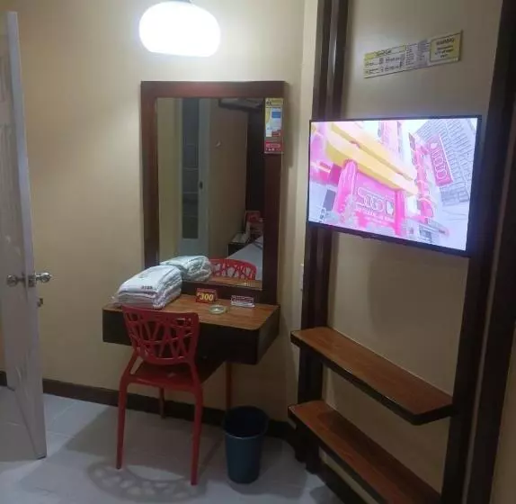 Hotel Sogo Monumento, Lrt Station