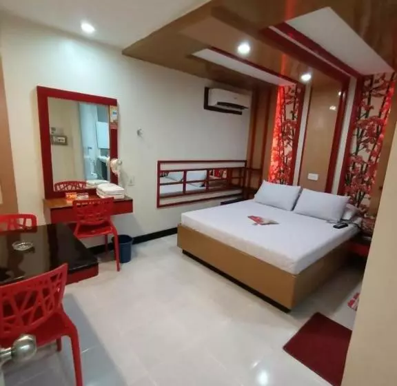 Hotel Sogo Monumento, Lrt Station