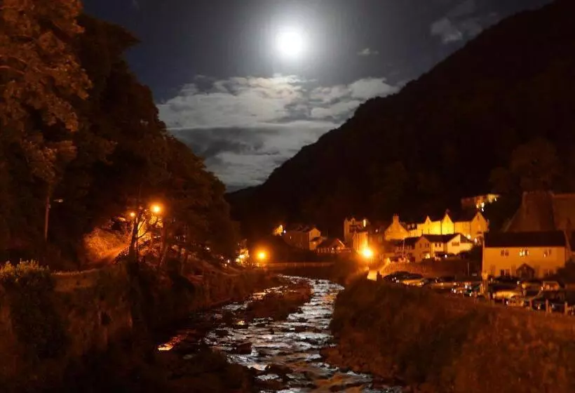 Отель The Lyn Valley Guest House