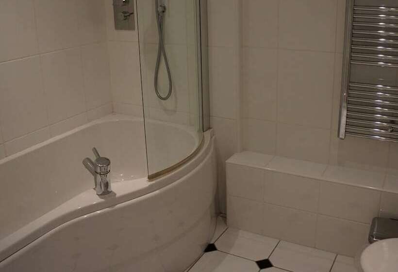 酒店 The Lyn Valley Guest House