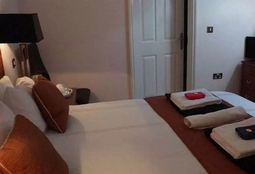 Отель The Lyn Valley Guest House