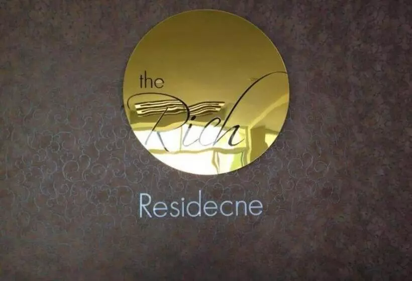 호텔 The Rich Residence