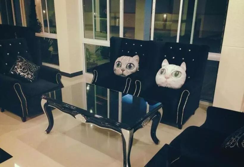 호텔 The Rich Residence