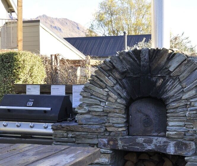 Lansdown Villa Apartments