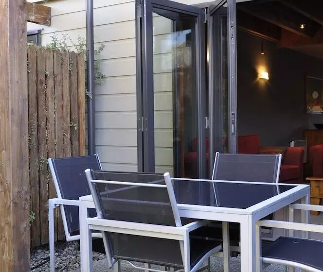 Lansdown Villa Apartments