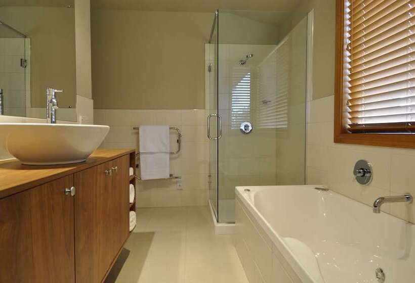 Lansdown Villa Apartments