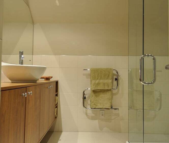 Lansdown Villa Apartments