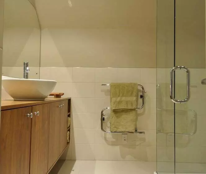 Lansdown Villa Apartments