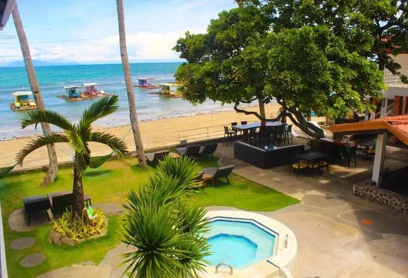 Resort The Coral Beach Club