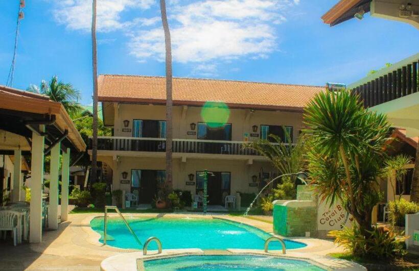리조트 The Coral Beach Club