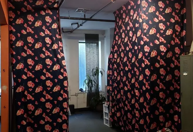 ユースホステル Artist Housing   Downtown