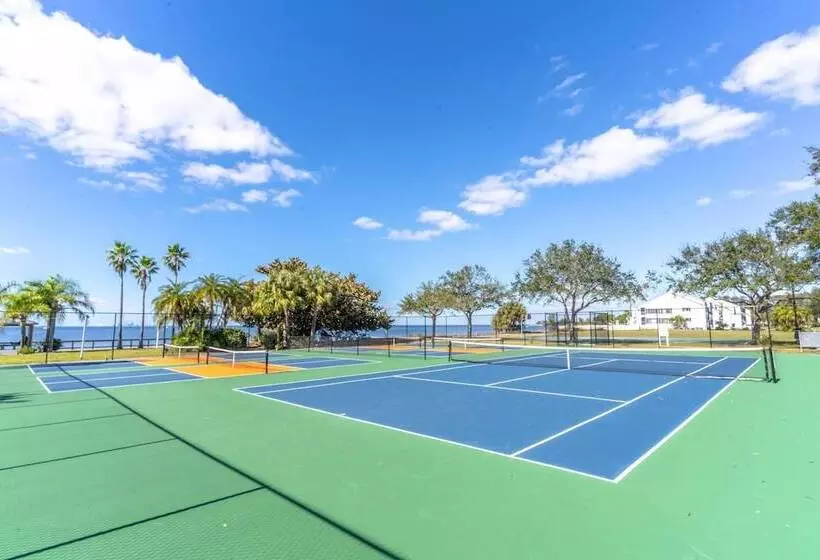 Hotelli 115 Little Harbor Inn