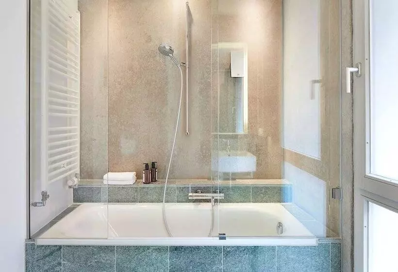 هتل Wedina Serviced Apartments