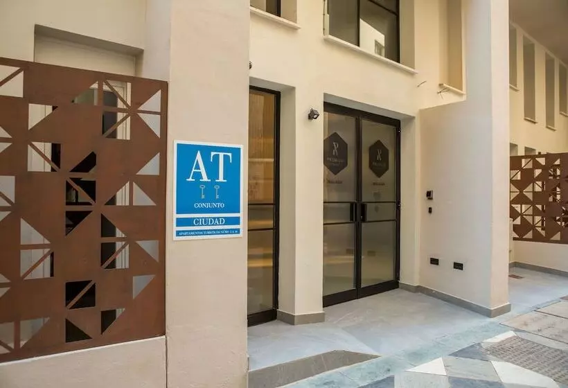 Apartamentos Málaga Premium   Calle San Telmo Thyssen Museum