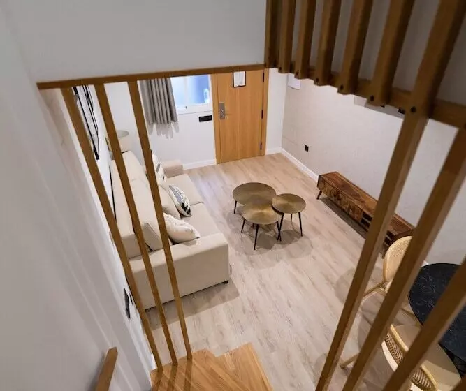 Apartamentos Málaga Premium   Calle San Telmo Thyssen Museum