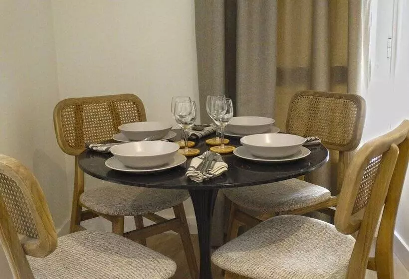 Apartamentos Málaga Premium   Calle San Telmo Thyssen Museum