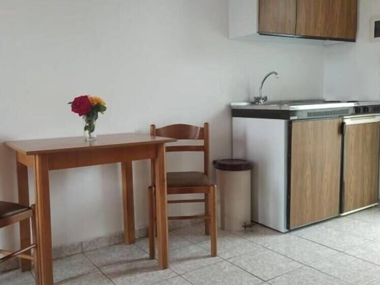 فندق Angelina Studios