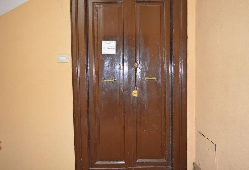 پانسیون Oscar Rooms