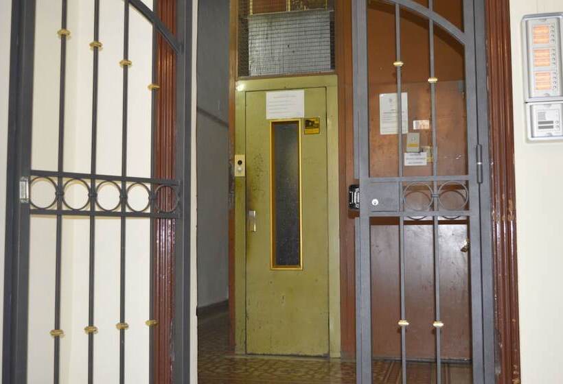 پانسیون Oscar Rooms