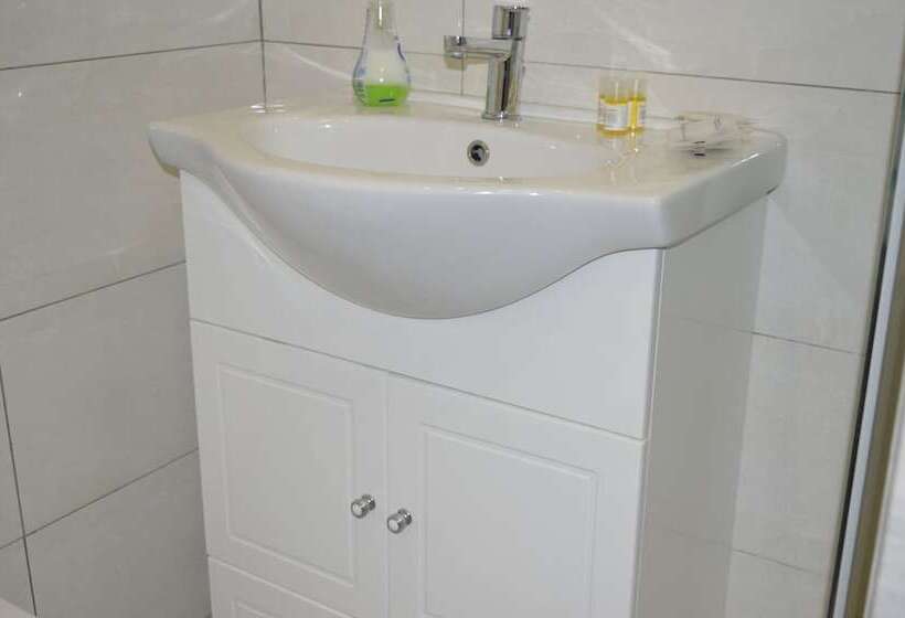 پانسیون Oscar Rooms