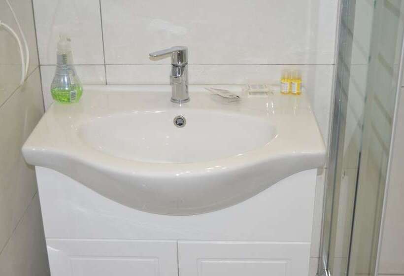 پانسیون Oscar Rooms