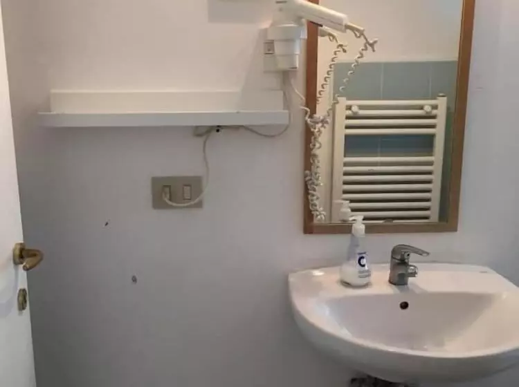 پانسیون Oscar Rooms