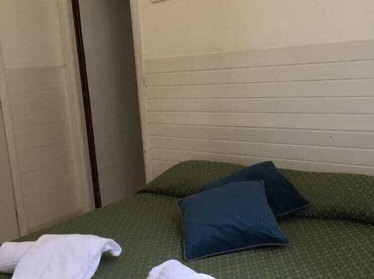 پانسیون Oscar Rooms