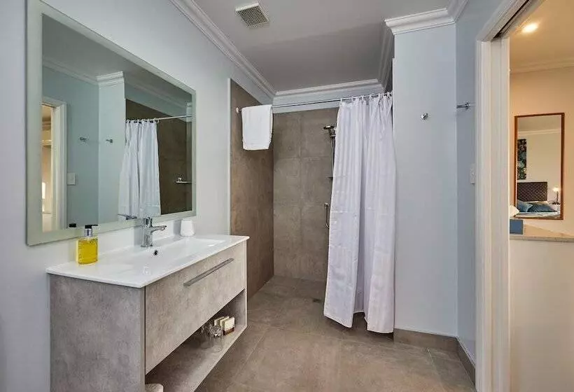 Bendamere House Bed & Breakfast