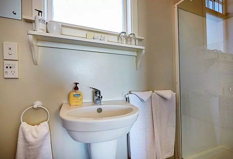 Bendamere House Bed & Breakfast